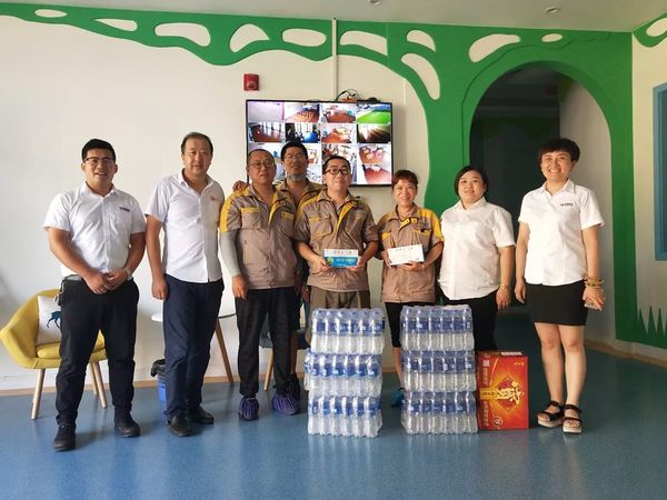 乾港集團高層慰問一線員工 乾港集團高層慰問一線員工