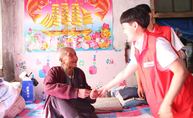 乾港愛心公益行 乾港愛心公益行